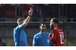 17名の選手が大乱闘！英4部、ボッコボコ混乱の場面がこれ 画像