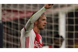 爆勝アヤックス、デ・ヨングの「パーフェクトハット」がこれ 画像