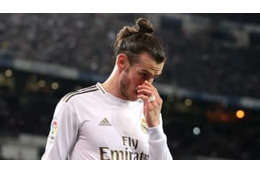 ベイルがやった「恐怖の後方タックル」がやばい…問題シーンがこれ 画像