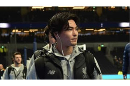 南野拓実、リヴァプールを満喫！あの「伝説バンド像」に会う 画像