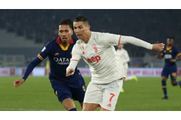 34歳ロナウド、あのスモーリングを餌食にした「スーパーテク」がこれ 画像