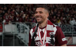 ポドルスキが神戸を退団、「日本という素晴らしい国に…」 画像