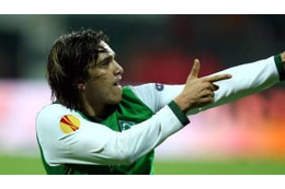 新加入選手が「ボディペイントのユニフォーム」で登場！衝撃の会見がこれ 画像