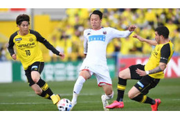 Jで壮絶なシュート50本！？柏vs札幌であった「伝説未遂のマジカルテク」がこれ 画像