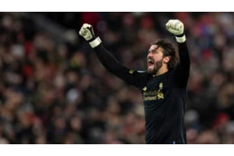 リヴァプールを救った！アリソンの「世界最強レベルの1vs1」がこれ 画像