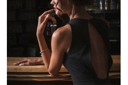 「私、寂しい女って思われてる…？」恋人を寝取られ、年下男の甘い誘惑に溺れかけた女 画像