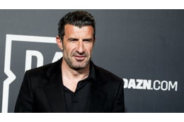 “漢”フィーゴ、新型コロナ騒動にもマスク姿で電撃来日！ 画像