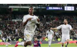 メッシ超え！19歳ヴィニシウスの「クラシコ史上最年少ゴール」がこれ 画像