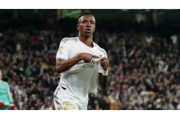 かばんもスパイクも買えず…レアル英雄ヴィニシウス、極貧時代の秘話 画像