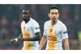 長友の元同僚、試合中に戦術メモを食べる！「仰天シーン」がこれ 画像