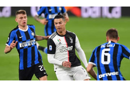 35歳ロナウド、腹筋バキバキでユーヴェ同僚が引く？「仰天顔」がこれ 画像