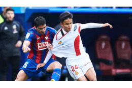 18歳久保建英、成長してるぞ！「諦めない気迫のドリブル力」がこれ 画像