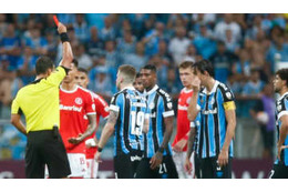 ブラジルで衝撃大乱闘！仰天の「8人一発レッドカード退場」がこれ 画像