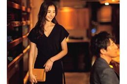 目が離せない女優・新木優子と“しっぽり日本酒”してみたら、本気で目が釘付けになった！ 画像