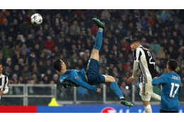 ロナウドが自画自賛！神が舞い降りた「伝説の空中殺法」がこれ 画像