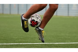 父がトリック失敗…赤ちゃんがシュートを食らって吹っ飛ぶ場面がこれ 画像