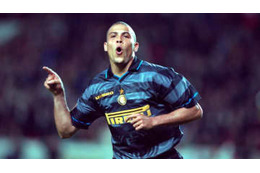 これぞ悪夢…元祖ロナウド、あのネスタに地獄を見せた「神の所業」がこれ 画像