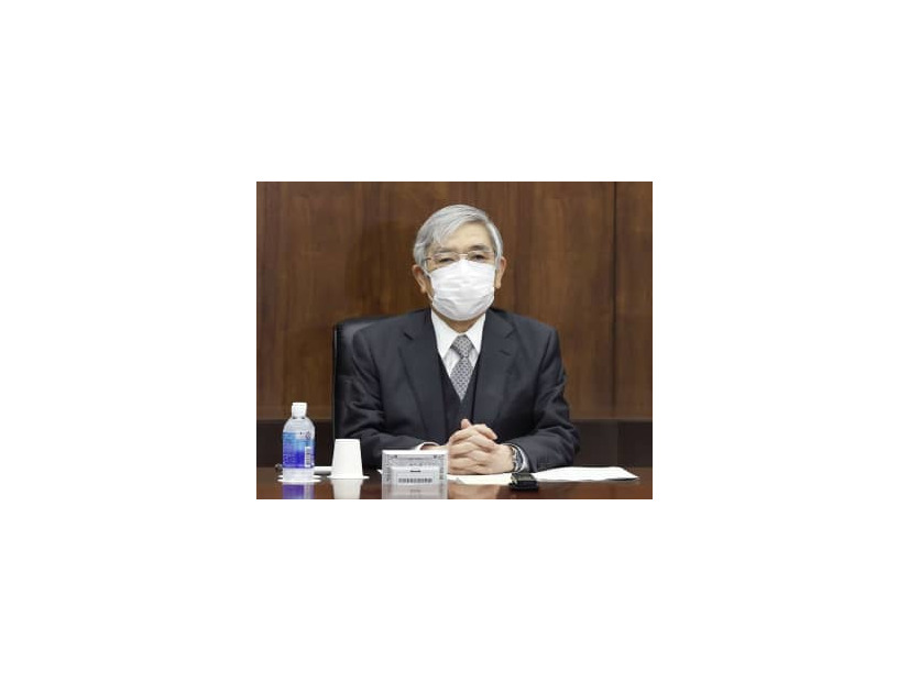 金融政策決定会合に臨む日銀の黒田総裁＝17日午前、日銀本店（代表撮影）