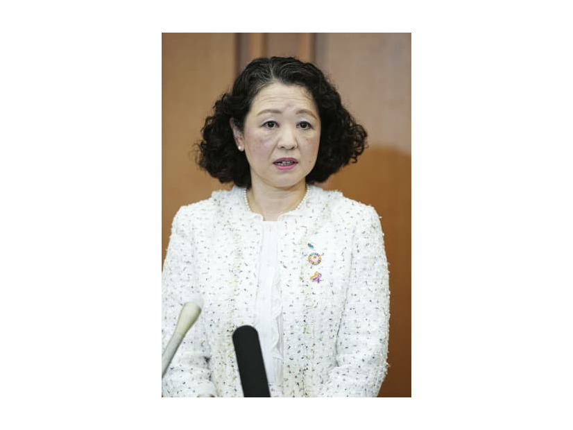 経団連との会談を終え、取材に応じる連合の芳野友子会長＝26日午前、東京都千代田区