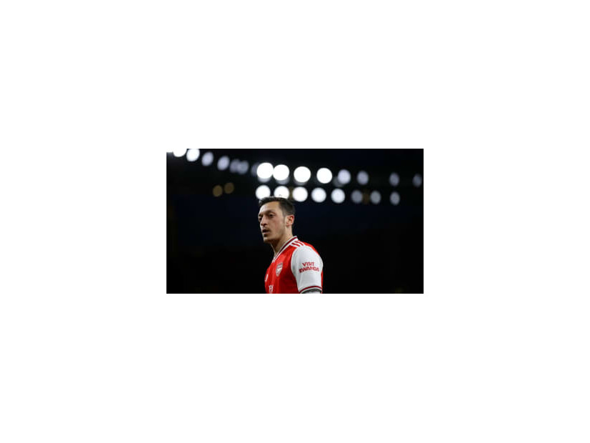 「エジルは全員と問題があった」 元アーセナル選手が明かす