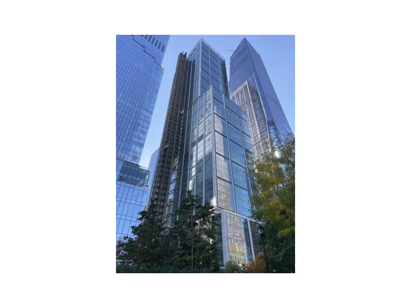 米ニューヨークに完成した超高層オフィスビル「50ハドソンヤード」＝19日（共同）