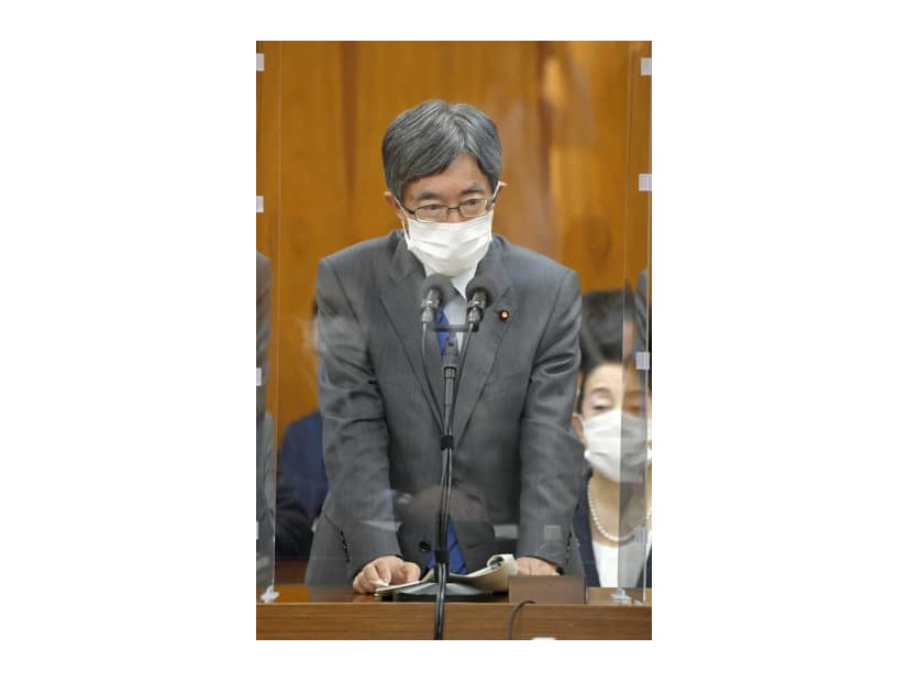 衆院政治倫理・公選法改正特別委で答弁する寺田総務相＝26日午前