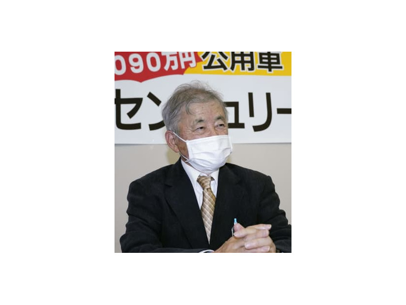 判決を受け記者会見する原告の松林俊治さん＝2日午前、山口市