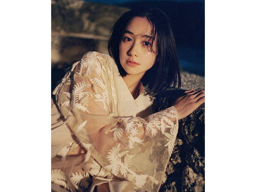 堀田真由ファースト写真集「MY」（3月29日発売）表紙（C）松岡一哲／集英社