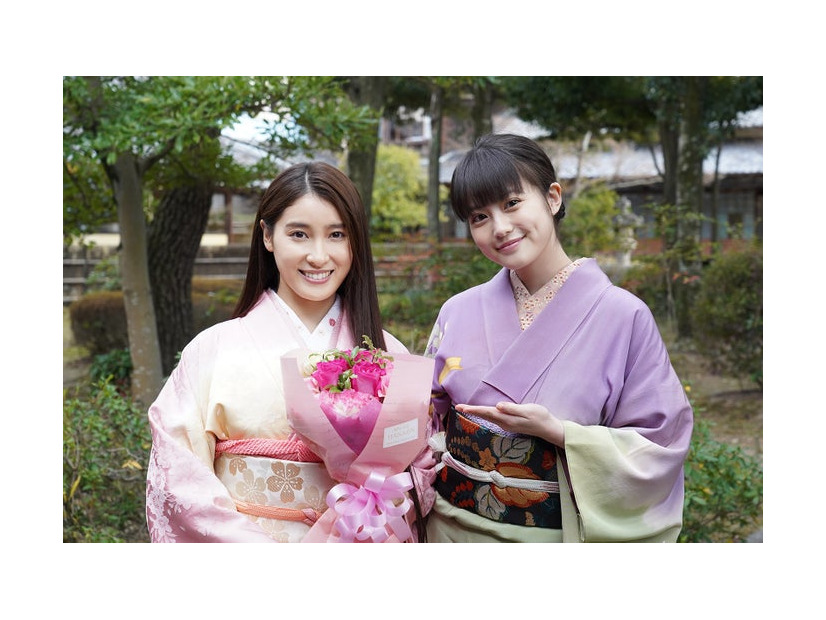 土屋太鳳、今田美桜（C）2023 映画『わたしの幸せな結婚』製作委員会