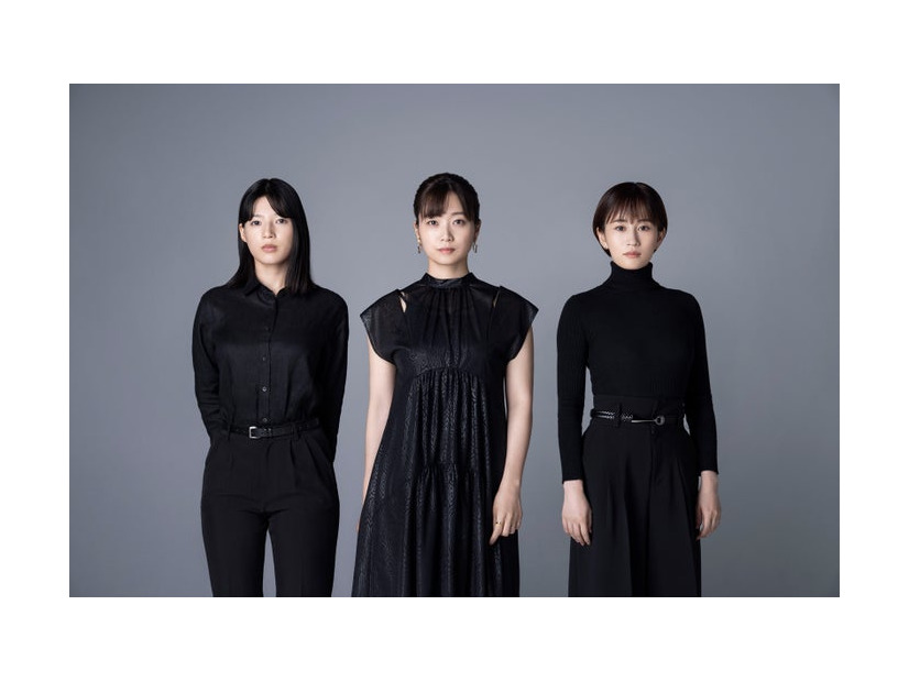 石井杏奈、深川麻衣、前田敦子（C）読売テレビ・日本テレビ