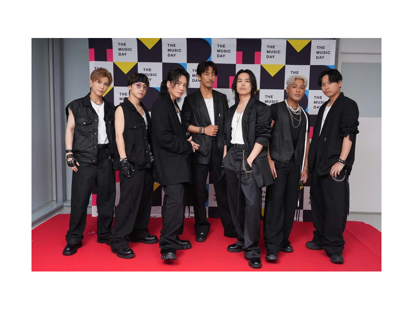 三代目 J SOUL BROTHERS（左から）岩田剛典、NAOTO、OMI（登坂広臣）、小林直己、今市隆二、ELLY、山下健二郎（C）日本テレビ