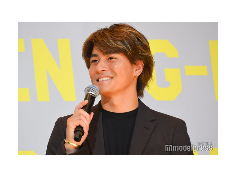 “LAスタイル”で通勤する森本慎太郎（C）モデルプレス
