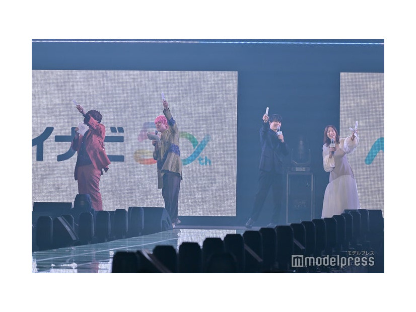 EXIT（りんたろー。、兼近大樹）、吉沢亮、鷲見玲奈（C）モデルプレス