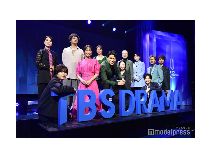 『TBS DRAMA COLLECTION 2023 Autumn！！』に出席した（前列左から）道枝駿佑、広瀬アリス、鈴木亮平、黒木華、高橋文哉（後列左から）イモトアヤコ、安藤政信、井川遥、小日向文世、小芝風花、志尊淳、仲村トオル（C）モデルプレス