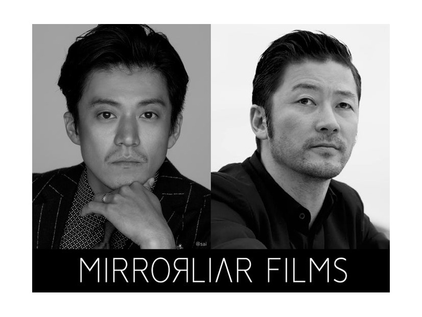 小栗旬、浅野忠信（C）MIRRORLIAR FILMS PROJECT