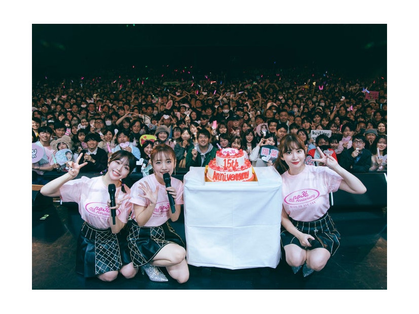 峯岸みなみ、高橋みなみ、小嶋陽菜「ノースリーブス15th Anniversary Live」