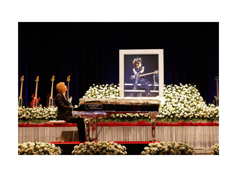 YOSHIKI「HEATH お別れ会-献花式 HEATH Farewell & Flower Offering Ceremony」