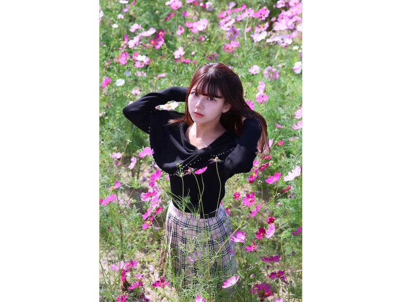 モデルプレスのインタビューに応じた赤松江莉果さん（提供写真）