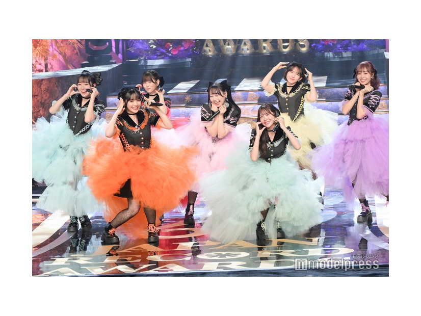 真中まな、鎮西寿々歌、月足天音、松本かれん、櫻井優衣、早瀬ノエル、仲川瑠夏／FRUITS ZIPPER（C）モデルプレス