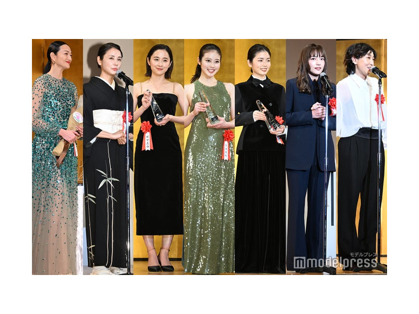 「2024年 エランドール賞」に出席した（左から）冨永愛、吉田羊、堀田真由、今田美桜、小芝風花、川口春奈、安藤サクラ（C）モデルプレス