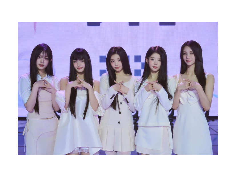 ILLIT 1st Mini Album「SUPER REAL ME」デビュー記念メディアショーケースに出席したILLIT／（左から）MINJU、IROHA、WONHEE、MOKA、YUNAH（P）＆（C）BELIFT LAB Inc.