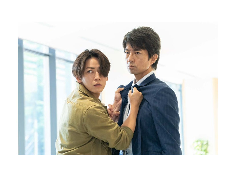 亀梨和也、仲村トオル「Destiny」第2話より（C）テレビ朝日