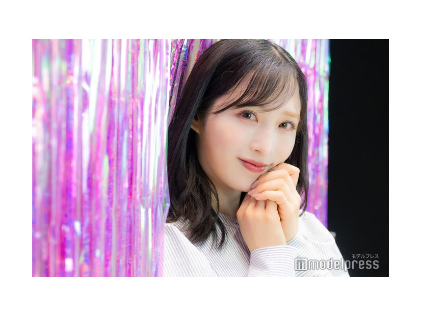 「Rakuten GirlsAward 2024 SPRING／SUMMER」フィッティングに訪れた小栗有以（C）モデルプレス