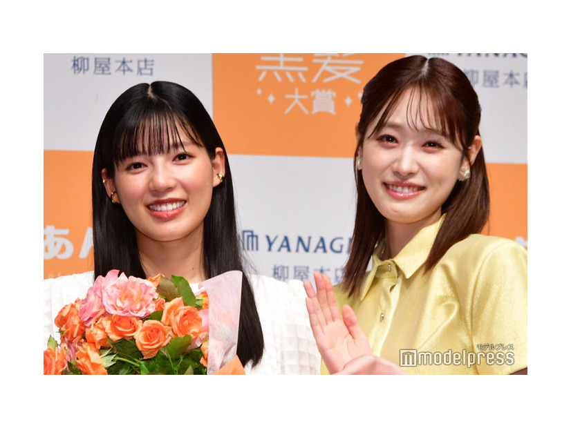 第7回黒髪大賞の授賞式に出席した石井杏奈、高橋ひかる（C）モデルプレス