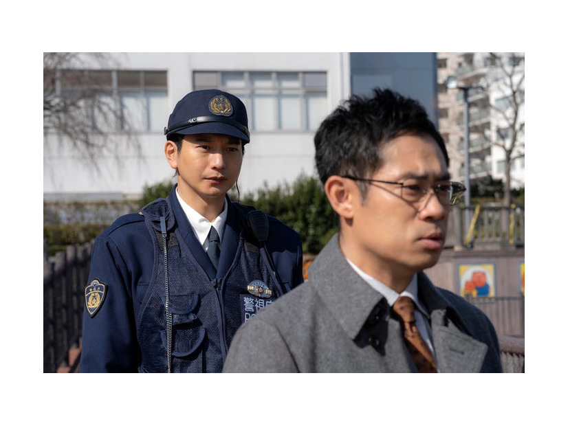 向井理、伊藤淳史「ダブルチート 偽りの警官 Season1」第4話より（C）テレビ東京　ＷＯＷＯＷ