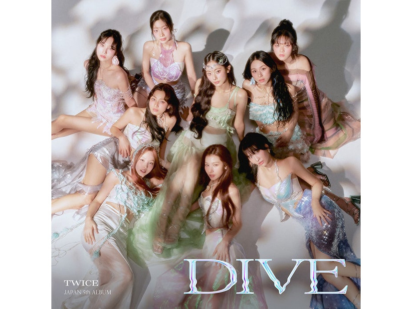 TWICE「DIVE」通常盤（提供写真）