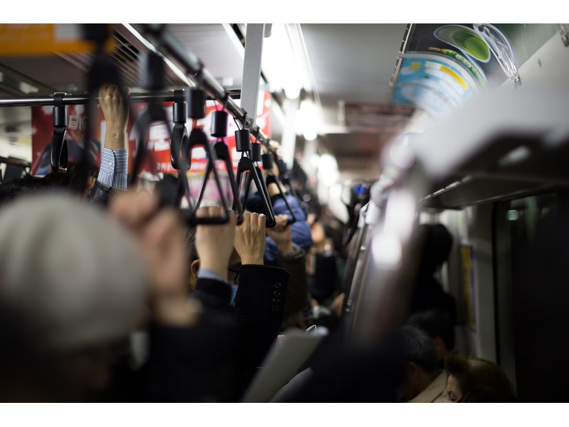 電車の中で寝てしまいメガネを紛失！その日の終わり頃に気づき…→駅で尋ねたら！？