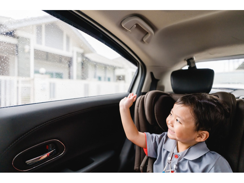 家族で車に乗っていると…→3歳児のキュートな行動に「思わず笑ってしまいました」