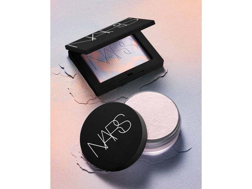 NARS、「ライトリフレクティング プリズマティックパウダー」 待望の新色が数量限定で先行発売