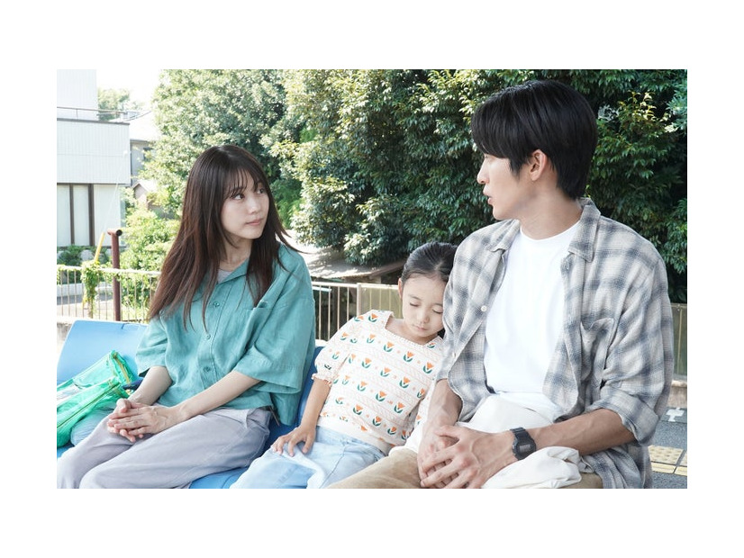 有村架純、泉谷星奈、目黒蓮「海のはじまり」第6話より（C）フジテレビ